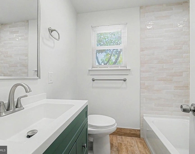 1030 Neumark Avenue - Photo Thumbnail 17