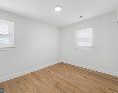 1030 Neumark Avenue - Photo Thumbnail 16