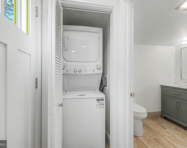 1030 Neumark Avenue - Photo Thumbnail 19