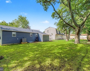 1030 Neumark Avenue - Photo Thumbnail 24