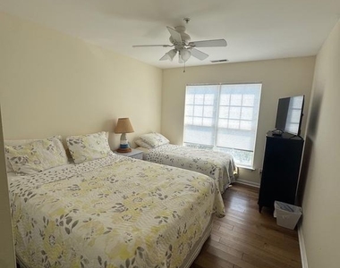 934 Yacht Club Drive - Photo Thumbnail 2