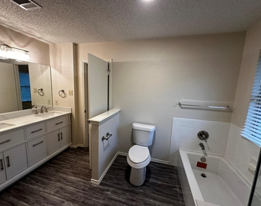 6106 La Naranja Ln - Photo Thumbnail 18