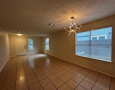 6106 La Naranja Ln - Photo Thumbnail 4