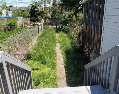 314 S Locust Street - Photo Thumbnail 15