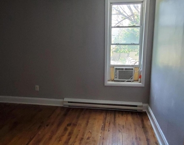 314 S Locust Street - Photo Thumbnail 10