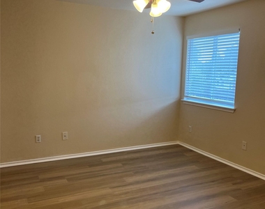1511 Plume Grass Pl - Photo Thumbnail 13