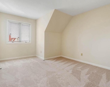 26 Queen Anne Way - Photo Thumbnail 11