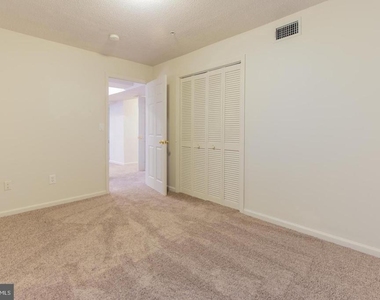 2024 Evansdale Drive - Photo Thumbnail 33