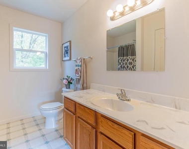 2024 Evansdale Drive - Photo Thumbnail 31