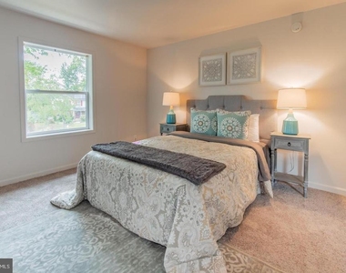 2024 Evansdale Drive - Photo Thumbnail 18