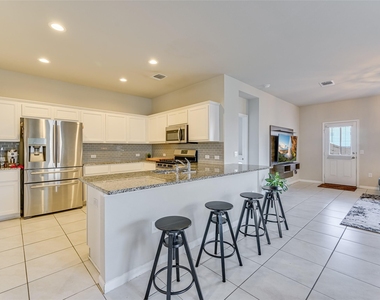 6712 Bishop Pass - Photo Thumbnail 7