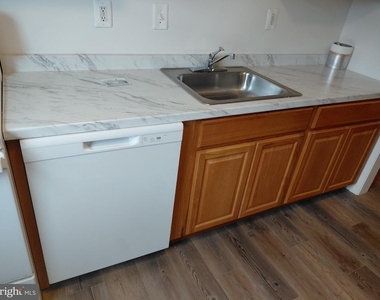 7161 Cross Street - Photo Thumbnail 9