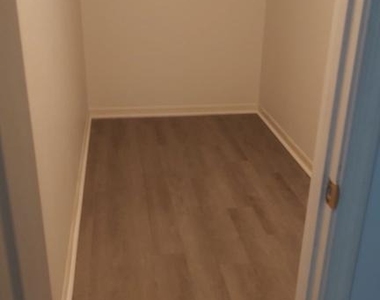 4643 Deepwood Court - Photo Thumbnail 31