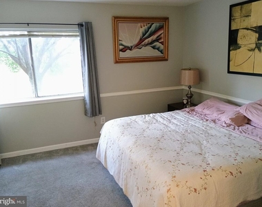 10210 Prince Place - Photo Thumbnail 1