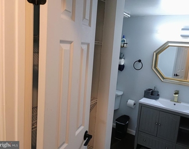 10210 Prince Place - Photo Thumbnail 4