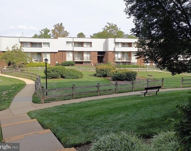 10210 Prince Place - Photo Thumbnail 13