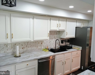 10210 Prince Place - Photo Thumbnail 9