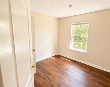 16417 Eves Court - Photo Thumbnail 12