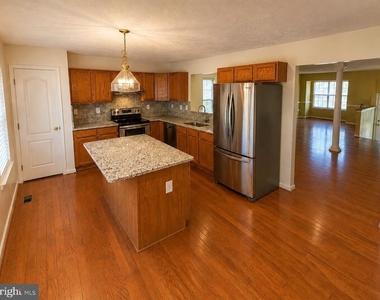 16417 Eves Court - Photo Thumbnail 4