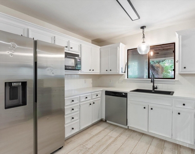 109 White Sands Dr - Photo Thumbnail 13