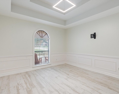 109 White Sands Dr - Photo Thumbnail 8