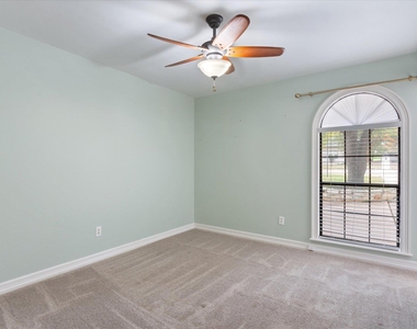 109 White Sands Dr - Photo Thumbnail 17