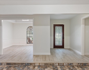 109 White Sands Dr - Photo Thumbnail 2