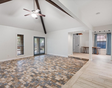 109 White Sands Dr - Photo Thumbnail 5