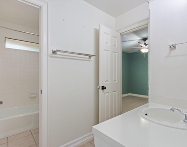 109 White Sands Dr - Photo Thumbnail 19