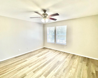 12729 Saint Mary Dr - Photo Thumbnail 11