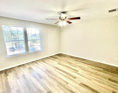 12729 Saint Mary Dr - Photo Thumbnail 7