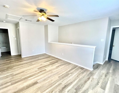 12729 Saint Mary Dr - Photo Thumbnail 5