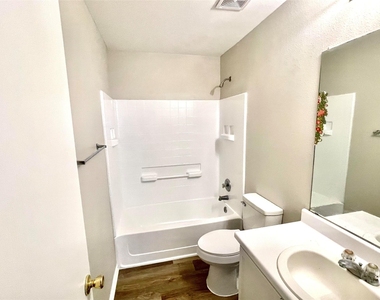 12729 Saint Mary Dr - Photo Thumbnail 13