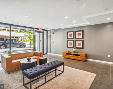 700 Roeder Road - Photo Thumbnail 2
