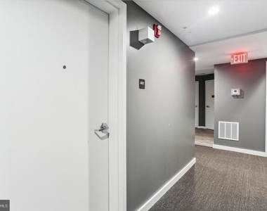 700 Roeder Road - Photo Thumbnail 3
