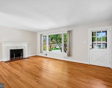 5006 Benton Avenue - Photo Thumbnail 2