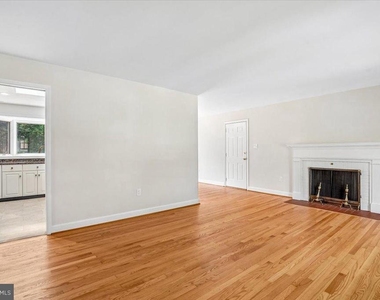 5006 Benton Avenue - Photo Thumbnail 4