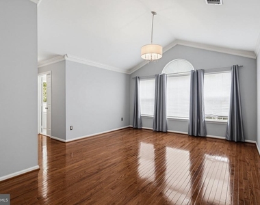 4 Summit Ridge Court - Photo Thumbnail 13