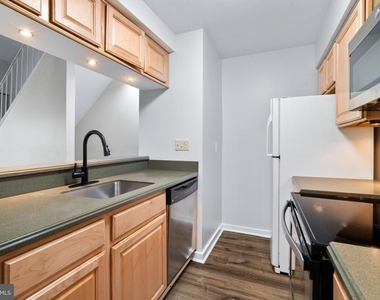 9934 Hellingly Place - Photo Thumbnail 9