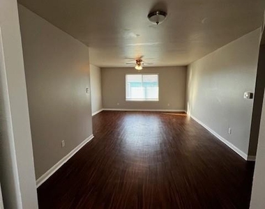 1172 Webberville Rd - Photo Thumbnail 9