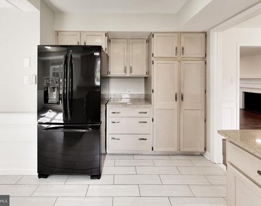 7724 Fontaine Street - Photo Thumbnail 15