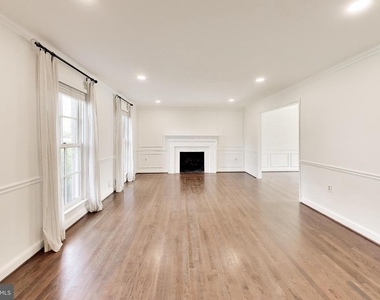7724 Fontaine Street - Photo Thumbnail 7