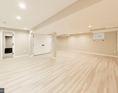 7724 Fontaine Street - Photo Thumbnail 49