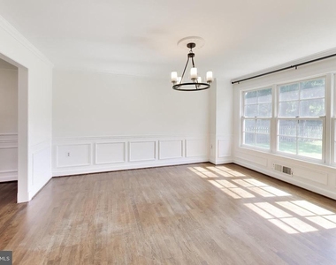 7724 Fontaine Street - Photo Thumbnail 13
