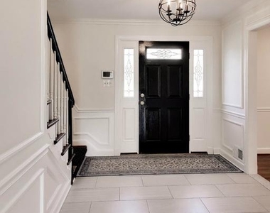 7724 Fontaine Street - Photo Thumbnail 6