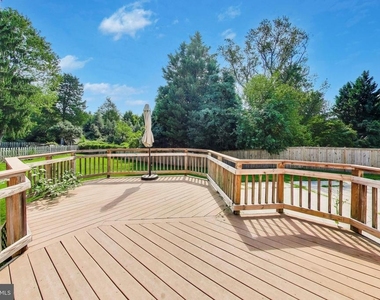 7724 Fontaine Street - Photo Thumbnail 51