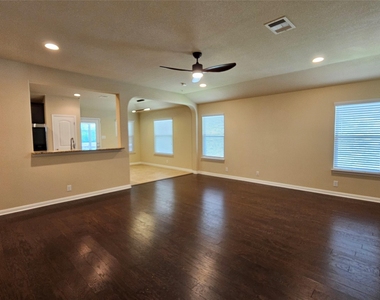 13708 Loleta Way - Photo Thumbnail 4
