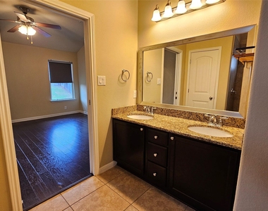 13708 Loleta Way - Photo Thumbnail 19