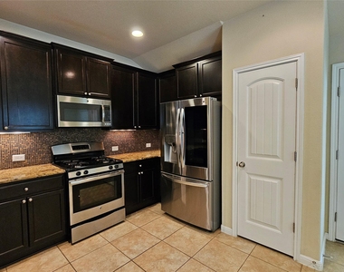13708 Loleta Way - Photo Thumbnail 12
