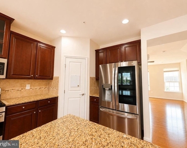 22605 Winding Woods Way - Photo Thumbnail 14